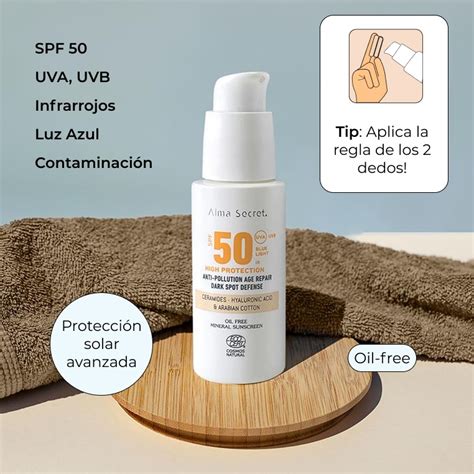 Aplicación de protector solar facial SPF 50