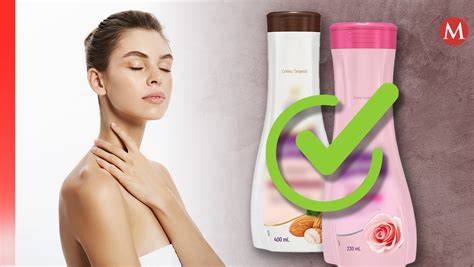Aplicación de crema hidratante corporal