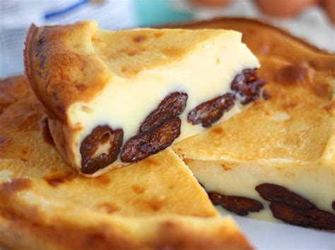 Far Breton tradicional con ciruelas pasas