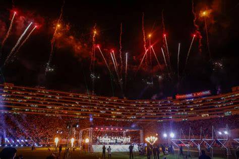 Estadio Monumental durante la Noche Crema