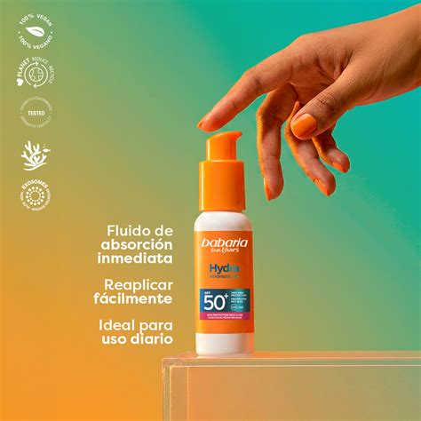 Aplicación facial de fluido solar SPF 50